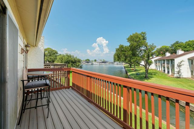 3902 Knollcrest Drive, Montgomery, TX 77356