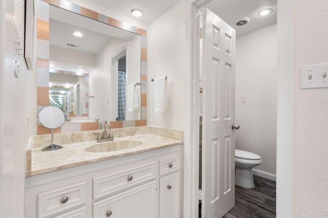 3902 Knollcrest Drive, Montgomery, TX 77356