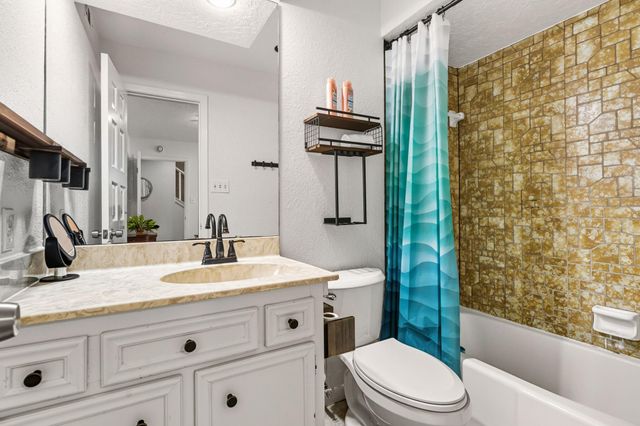 3902 Knollcrest Drive, Montgomery, TX 77356