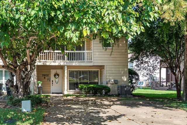 3902 Knollcrest Drive, Montgomery, TX 77356