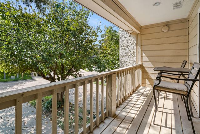 3902 Knollcrest Drive, Montgomery, TX 77356