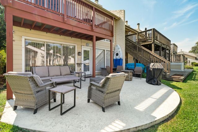 3902 Knollcrest Drive, Montgomery, TX 77356