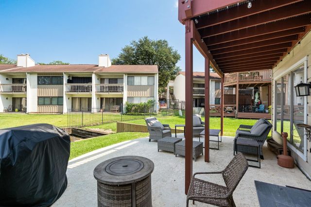 3902 Knollcrest Drive, Montgomery, TX 77356