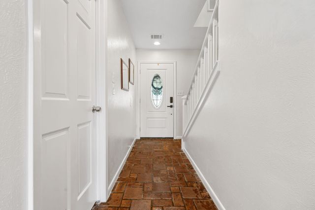 3902 Knollcrest Drive, Montgomery, TX 77356