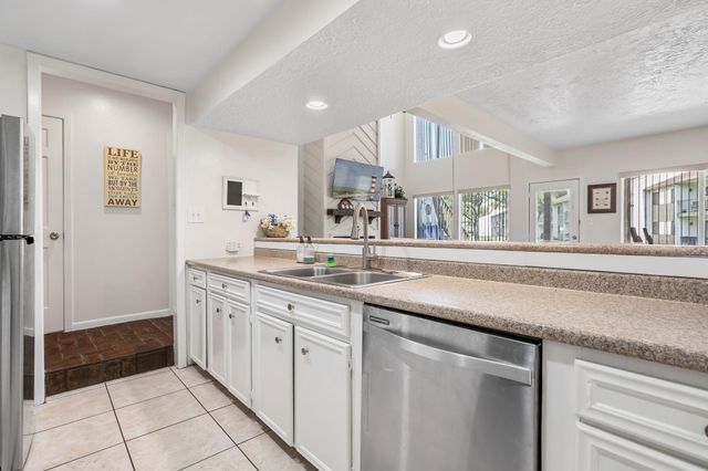 3902 Knollcrest Drive, Montgomery, TX 77356