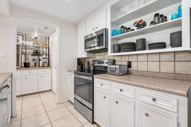 3902 Knollcrest Drive, Montgomery, TX 77356