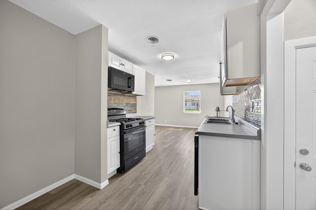 2709 New York Avenue, Fort Worth, TX 76104