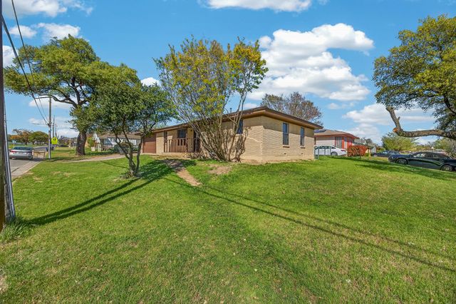 2709 New York Avenue, Fort Worth, TX 76104