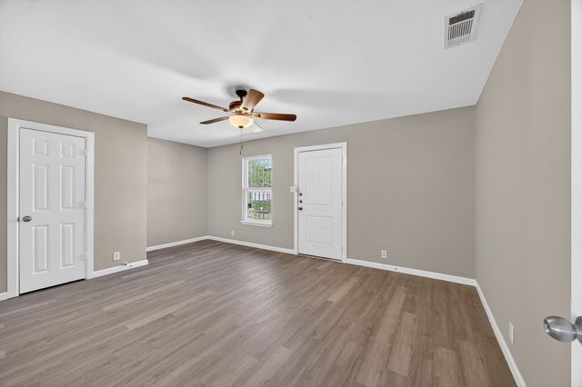 2709 New York Avenue, Fort Worth, TX 76104