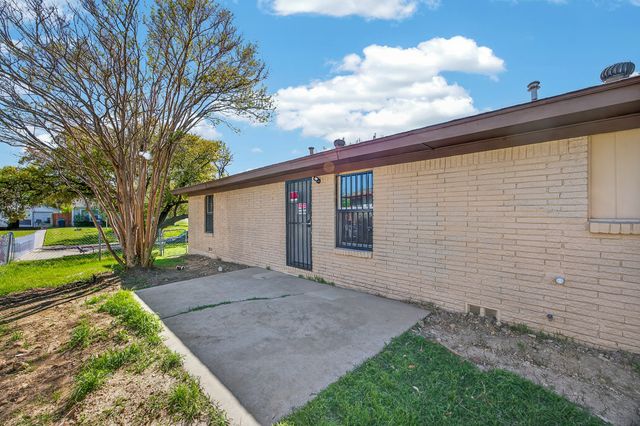 2709 New York Avenue, Fort Worth, TX 76104