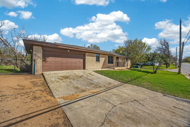 2709 New York Avenue, Fort Worth, TX 76104