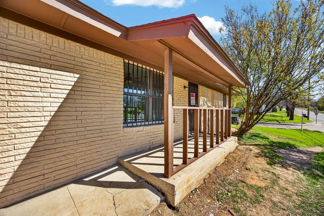 2709 New York Avenue, Fort Worth, TX 76104