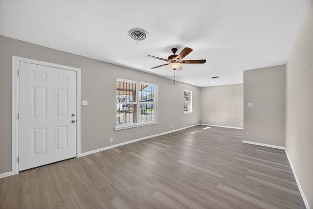 2709 New York Avenue, Fort Worth, TX 76104