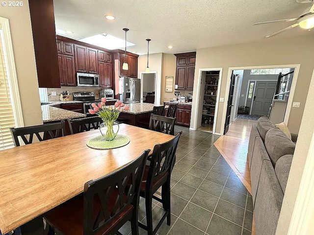 16230 Nw GIANOLA Ct, Beaverton, OR 97006
