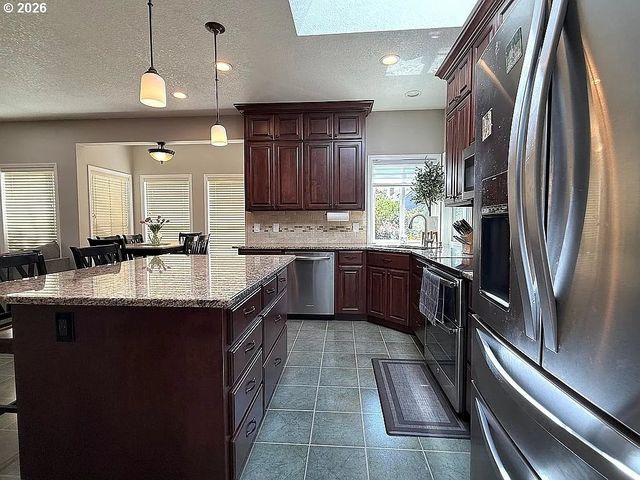 16230 Nw GIANOLA Ct, Beaverton, OR 97006