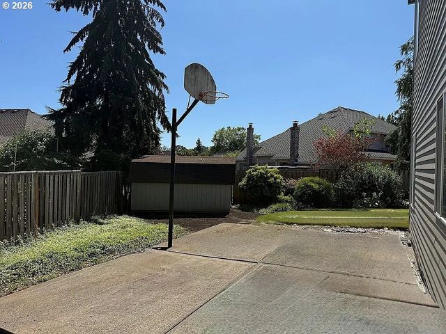 16230 Nw GIANOLA Ct, Beaverton, OR 97006