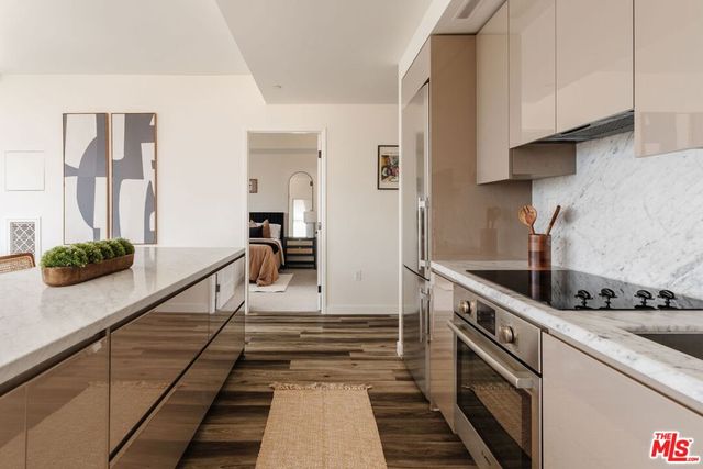 1050 S Grand Avenue 1901, Los Angeles, CA 90015