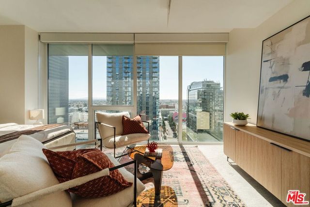 1050 S Grand Avenue 1901, Los Angeles, CA 90015