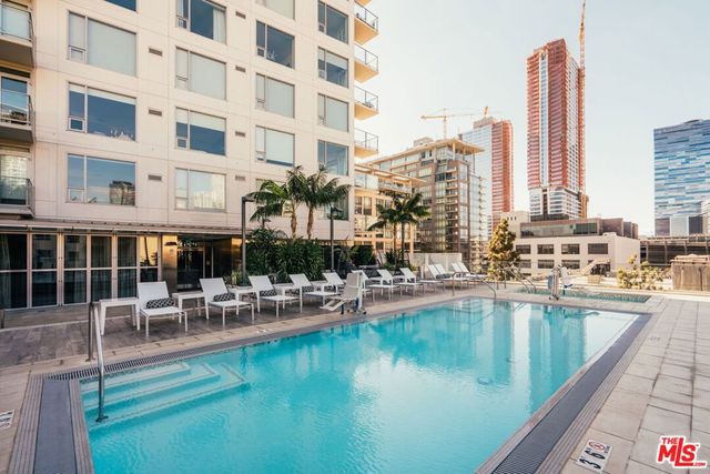 1050 S Grand Avenue 1901, Los Angeles, CA 90015