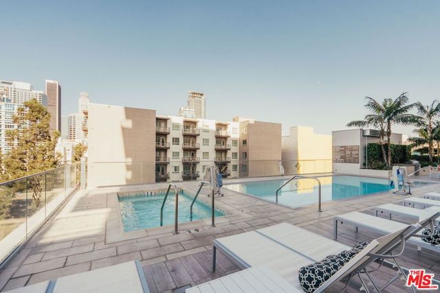 1050 S Grand Avenue 1901, Los Angeles, CA 90015