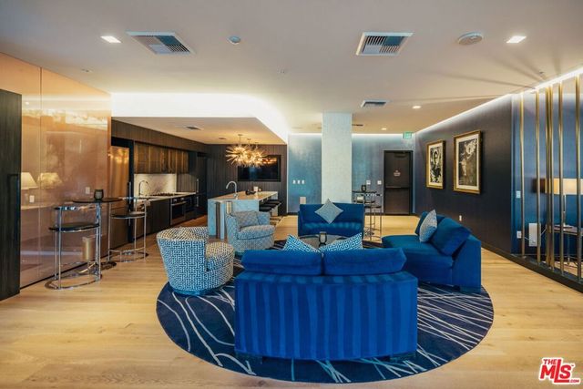 1050 S Grand Avenue 1901, Los Angeles, CA 90015