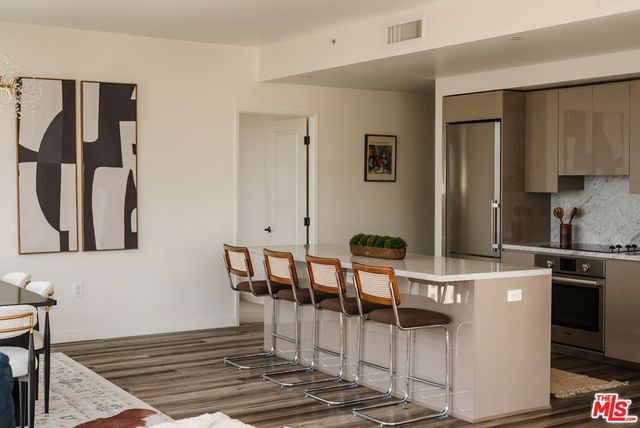 1050 S Grand Avenue 1901, Los Angeles, CA 90015