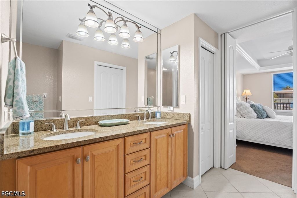 Image 14 of property listing at 4566 SE 5th PL 106, Cape Coral, FL 33904