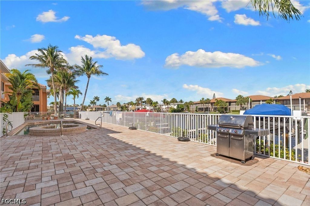 Image 36 of property listing at 4566 SE 5th PL 106, Cape Coral, FL 33904
