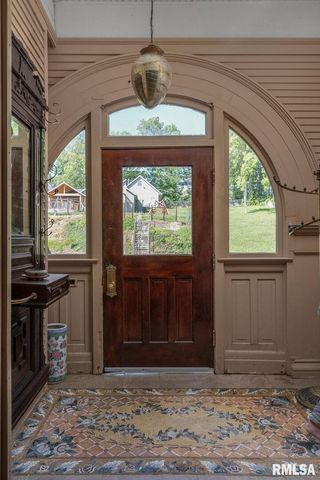 817 W 7TH Street, Davenport, IA 52802