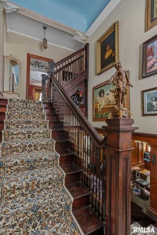 817 W 7TH Street, Davenport, IA 52802