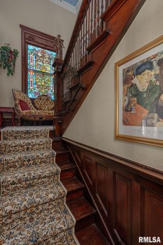 817 W 7TH Street, Davenport, IA 52802