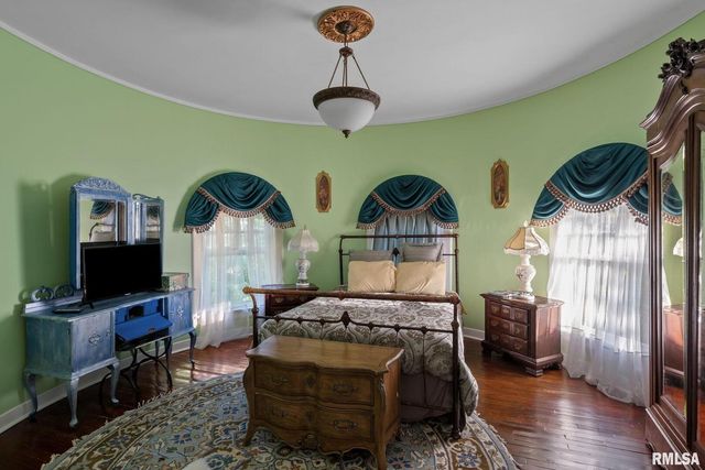 817 W 7TH Street, Davenport, IA 52802