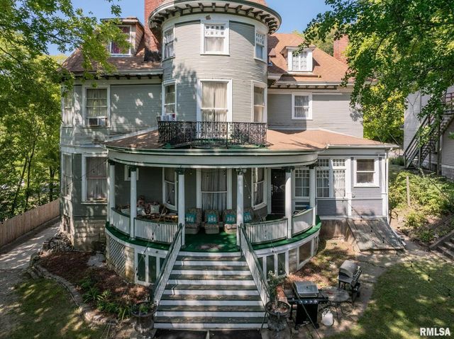 817 W 7TH Street, Davenport, IA 52802