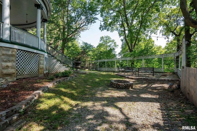 817 W 7TH Street, Davenport, IA 52802