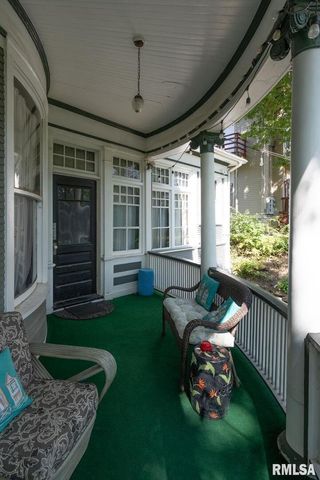 817 W 7TH Street, Davenport, IA 52802