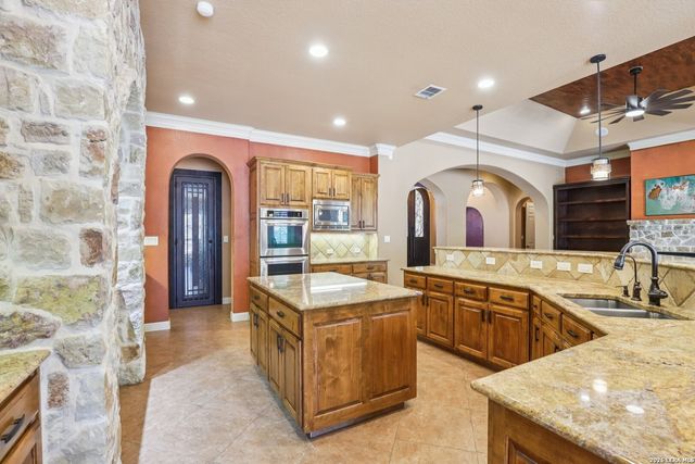 315 Santa Domingo, Helotes, TX 78023