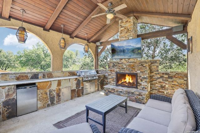 315 Santa Domingo, Helotes, TX 78023