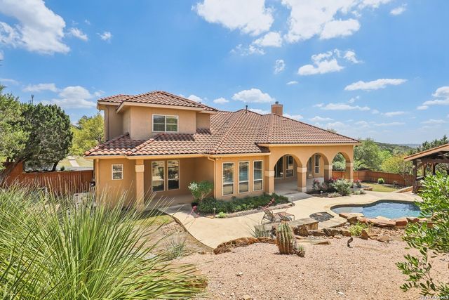 315 Santa Domingo, Helotes, TX 78023