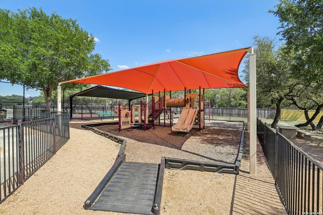 315 Santa Domingo, Helotes, TX 78023