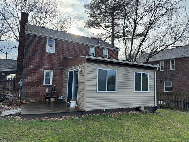 231 Jonquil Place, Mt Lebanon, PA 15228