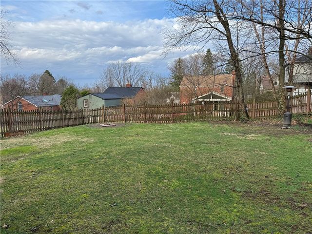 231 Jonquil Place, Mt Lebanon, PA 15228