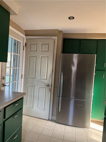 231 Jonquil Place, Mt Lebanon, PA 15228