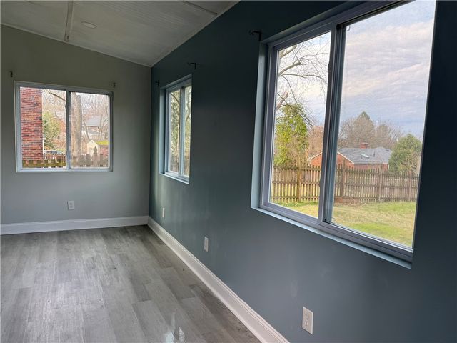 231 Jonquil Place, Mt Lebanon, PA 15228