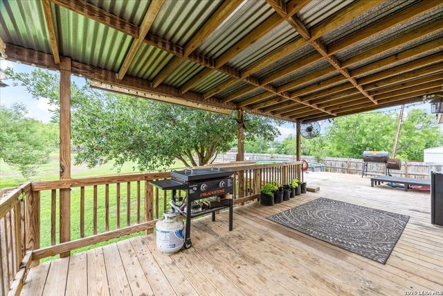 210 S County Road 5601, Castroville, TX 78009