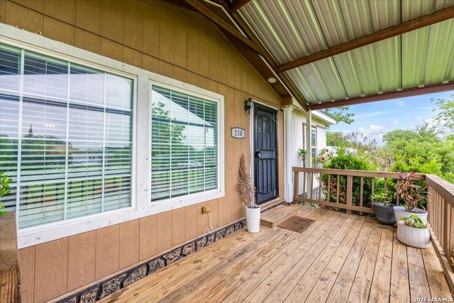 210 S County Road 5601, Castroville, TX 78009