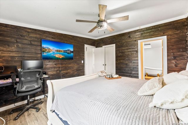 210 S County Road 5601, Castroville, TX 78009