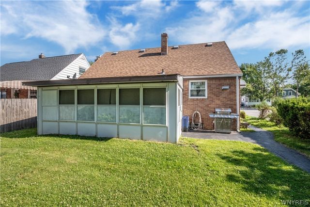 2047 Como Park Boulevard, Lancaster, NY 14086