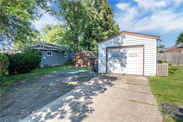 2047 Como Park Boulevard, Lancaster, NY 14086