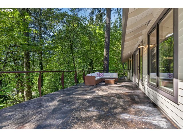 6 BERNINI Ct, Lake Oswego, OR 97035