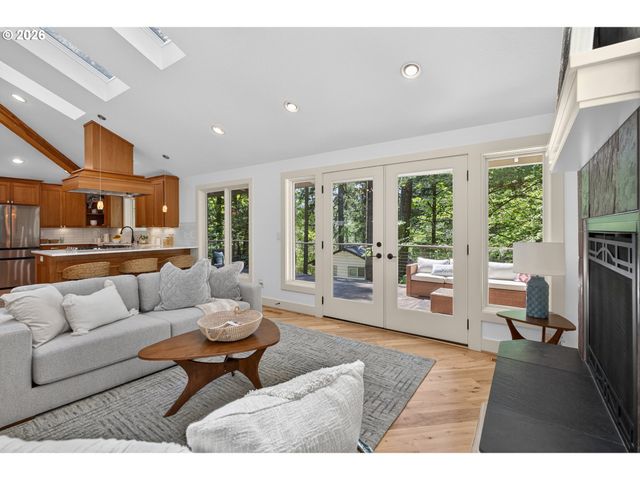 6 BERNINI Ct, Lake Oswego, OR 97035